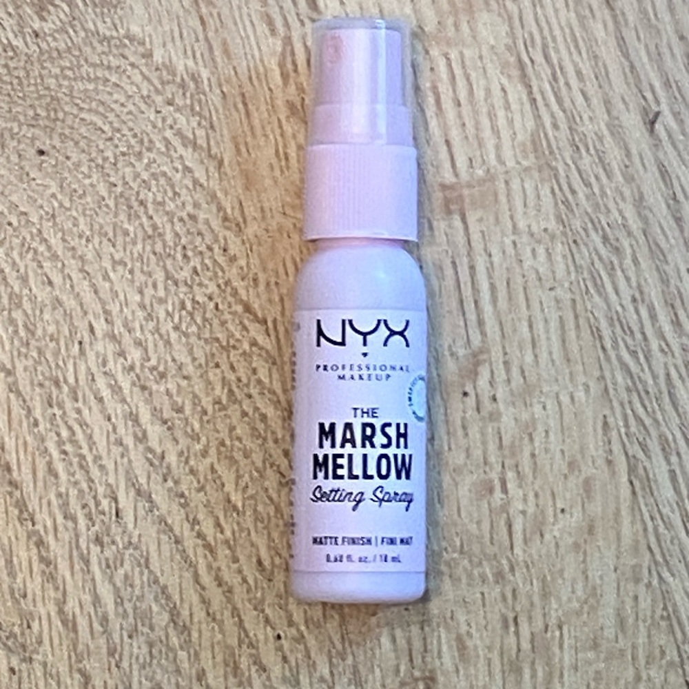 NEW!  NYX The Marsh Mellow Setting Spray - 2.03 Fl Oz Travel Size